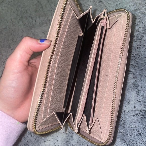 Blush Pink Gucci Wallet - Picture 3 of 3